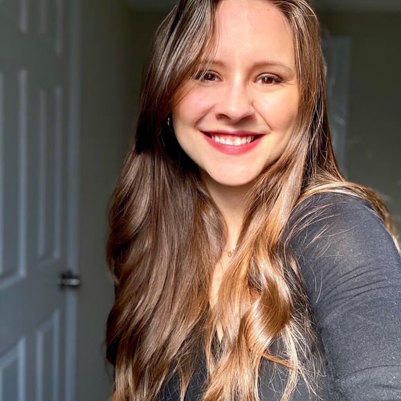 Meet your Posher, Leah - Picture 2 of 2